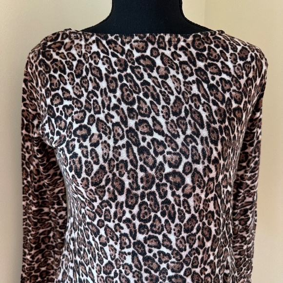 *WHITE HOUSE BLACK MARKET* Cheetah Print Long Sleeve Shirt Size Small - Picture 2 of 7